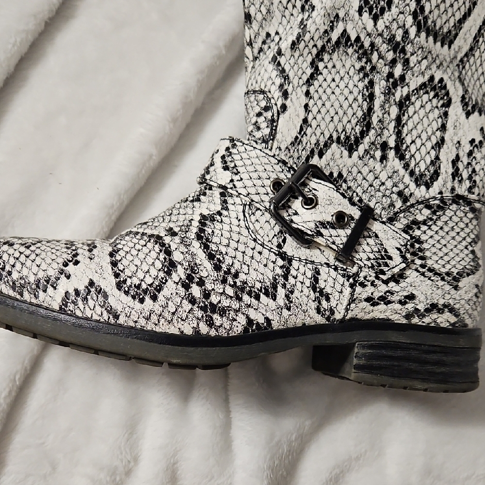 Source Unknown Snake Print Combat Boots - Black and Gray - Picture 3 of 10
